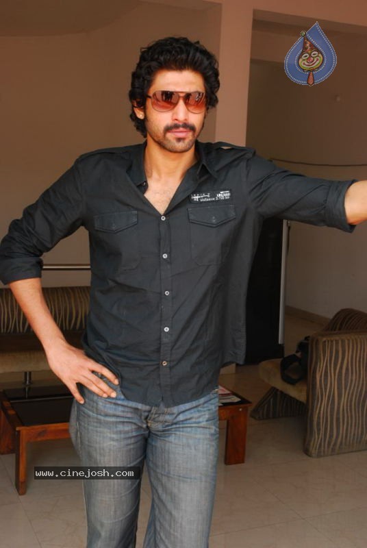 Daggubati Rana  Stills - 13 / 20 photos