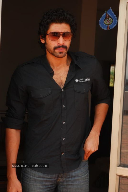 Daggubati Rana  Stills - 17 / 20 photos