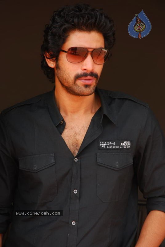 Daggubati Rana  Stills - 19 / 20 photos