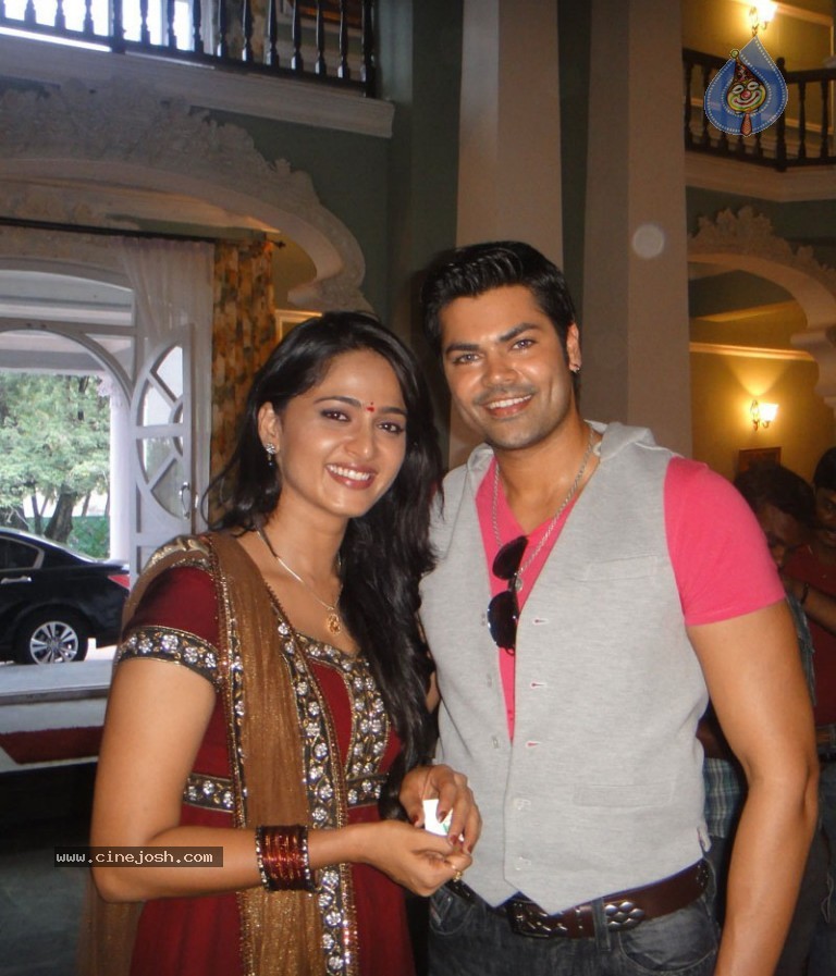 Ganesh Venkatraman Stills in Dhamarukam - 26 / 64 photos