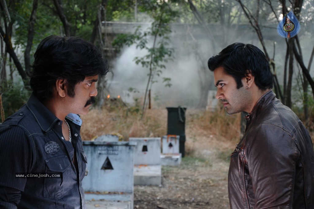 Ganesh Venkatraman Stills in Dhamarukam - 27 / 64 photos