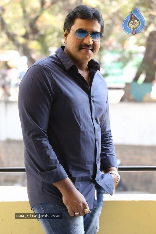 Hero Sunil Latest Interview Photos - 7 / 12 photos