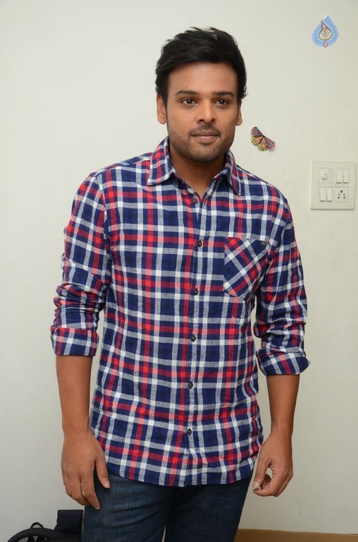 Nawin Vijaykrishna Interview Photos - 10 / 18 photos