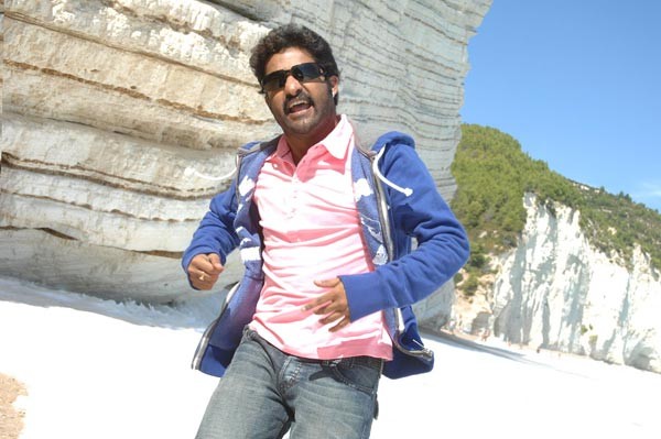 Jr NTR In Adurs - 25 / 43 photos