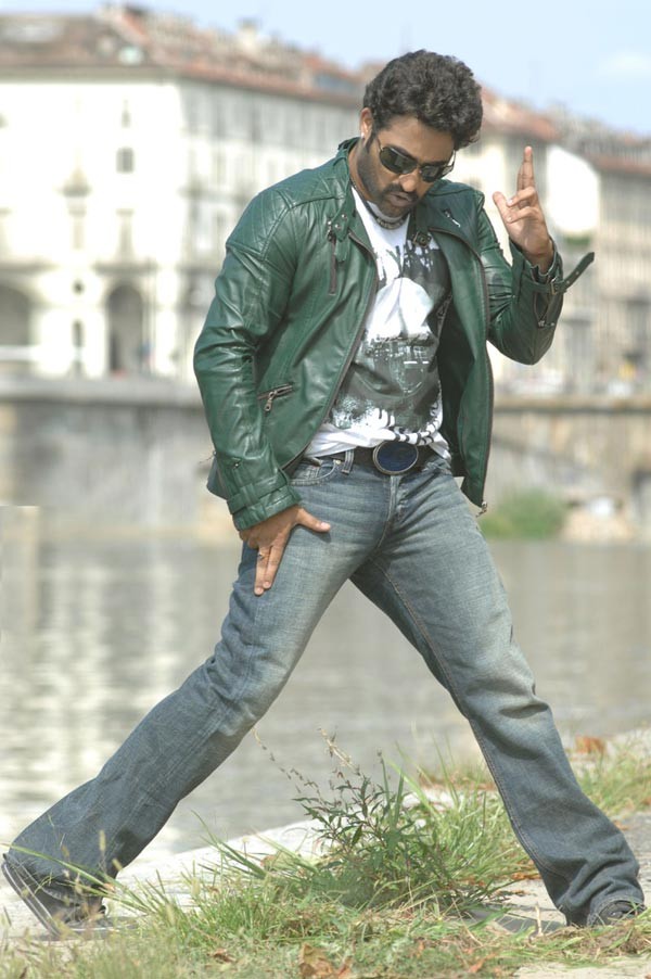 Jr NTR In Adurs - 27 / 43 photos