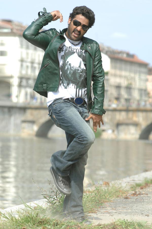 Jr NTR In Adurs - 28 / 43 photos