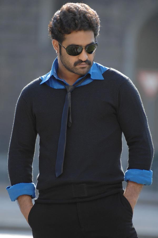 Jr NTR In Adurs - 29 / 43 photos