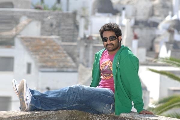 Jr NTR In Adurs - 30 / 43 photos