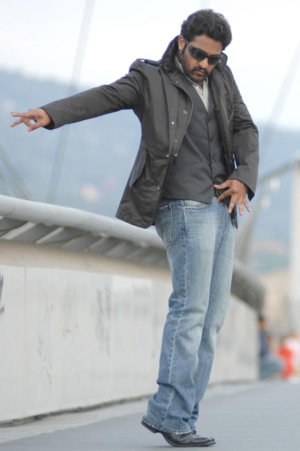 Jr NTR In Adurs - 38 / 43 photos