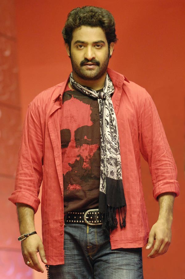 Jr NTR In Adurs - 42 / 43 photos