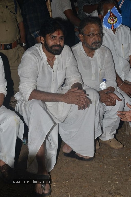 Pawan Kalyan Celebrates Sankranthi In Tenali - 8 / 39 photos
