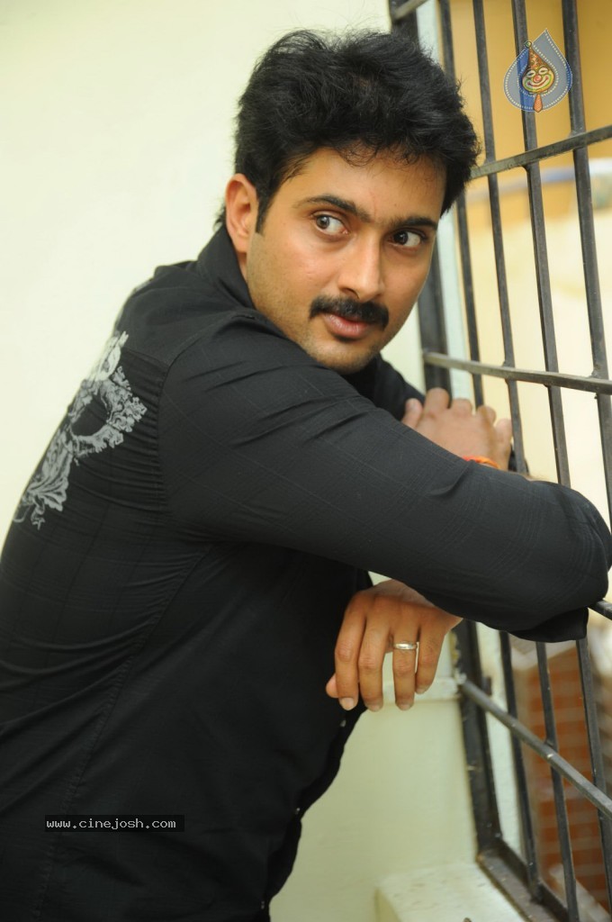 Uday Kiran New Stills - 11 / 44 photos