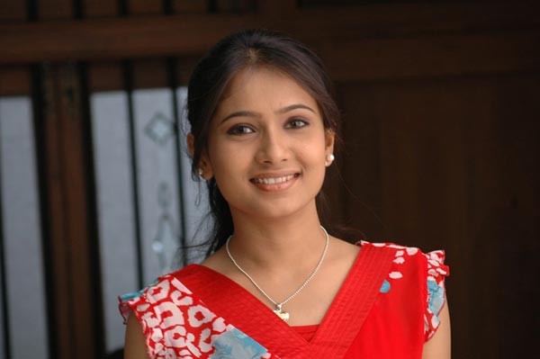 Deepa Actress Photo Gallery - 14 / 28 photos