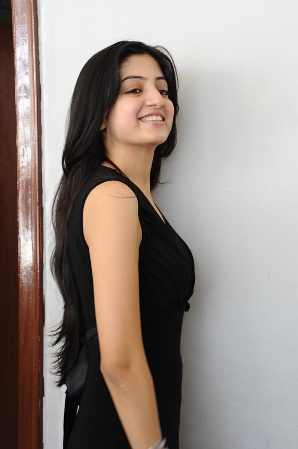 PoonamKaur - 12 / 24 photos