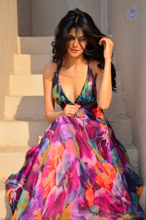 Aaditi Pohankar Photos - 8 / 13 photos