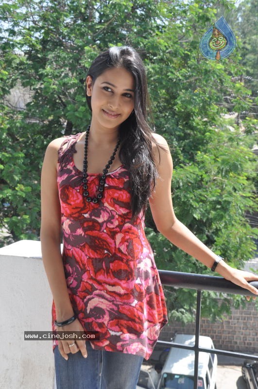 Panchi Bora at Aakasame Haddu Movie PM - 13 / 97 photos