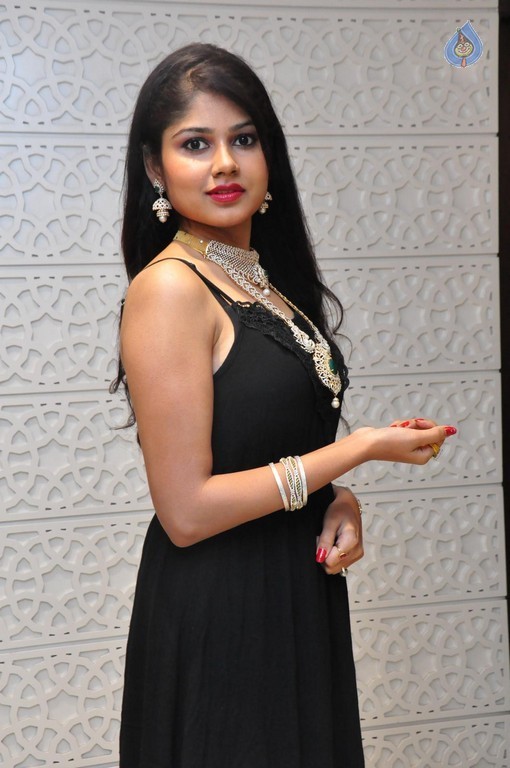 Aanya Latest Photos - 4 / 21 photos