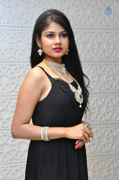 Aanya Latest Photos - 19 / 21 photos