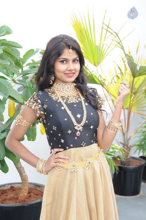 Aanya New Photos - 2 / 20 photos