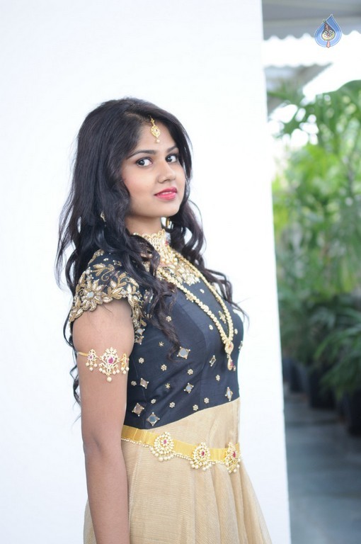 Aanya New Photos - 7 / 20 photos