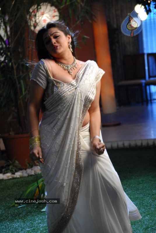 Aarthi Agarwal New Gallery - 48 / 97 photos