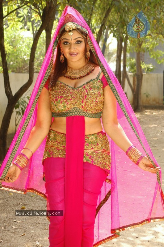 Aarthi Agarwal New Stills - 1 / 65 photos