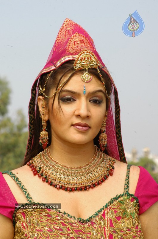 Aarthi Agarwal New Stills - 40 / 65 photos