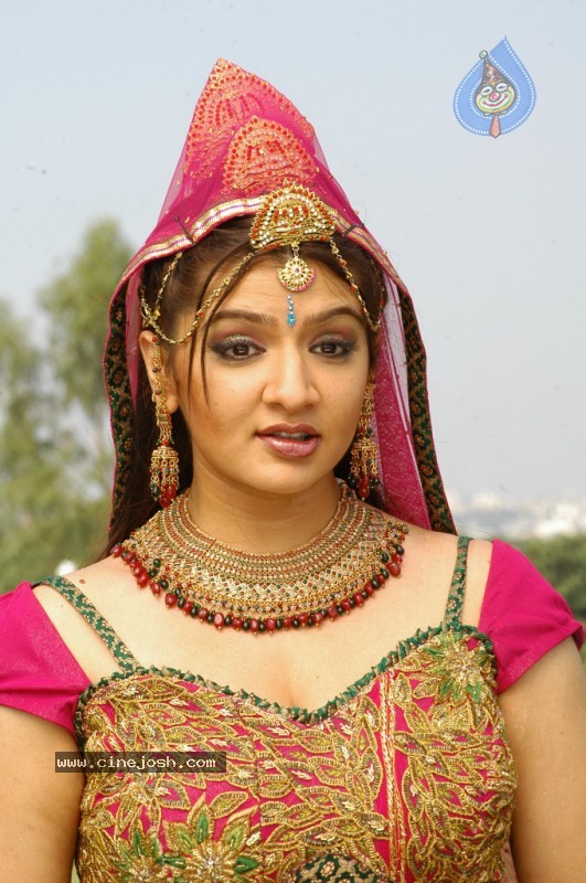 Aarthi Agarwal New Stills - 53 / 65 photos