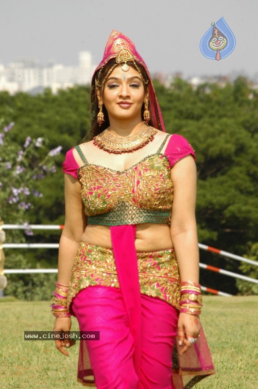 Aarthi Agarwal New Stills - 62 / 65 photos