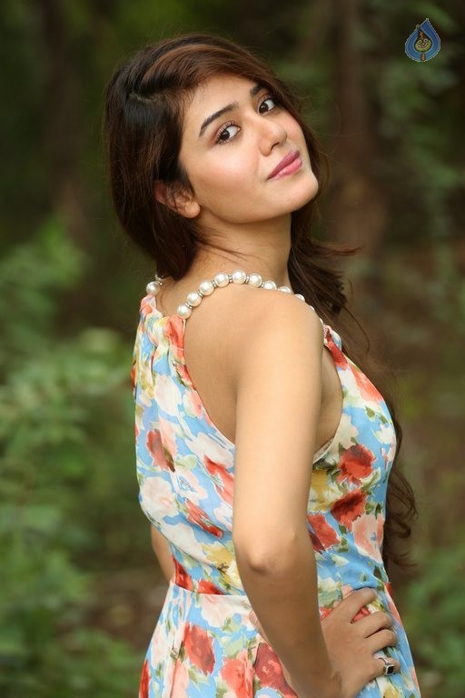 Aarti Chhikara New Photos - 6 / 42 photos