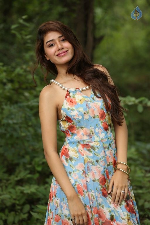 Aarti Chhikara New Photos - 9 / 42 photos