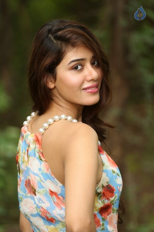 Aarti Chhikara New Photos - 10 / 42 photos