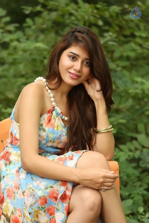 Aarti Chhikara New Photos - 17 / 42 photos