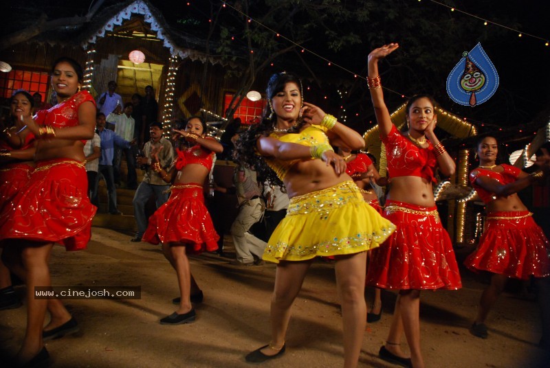 Aarti Puri Spicy Stills - 54 / 215 photos