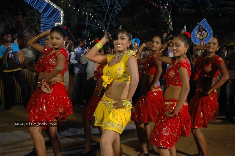 Aarti Puri Spicy Stills - 106 / 215 photos