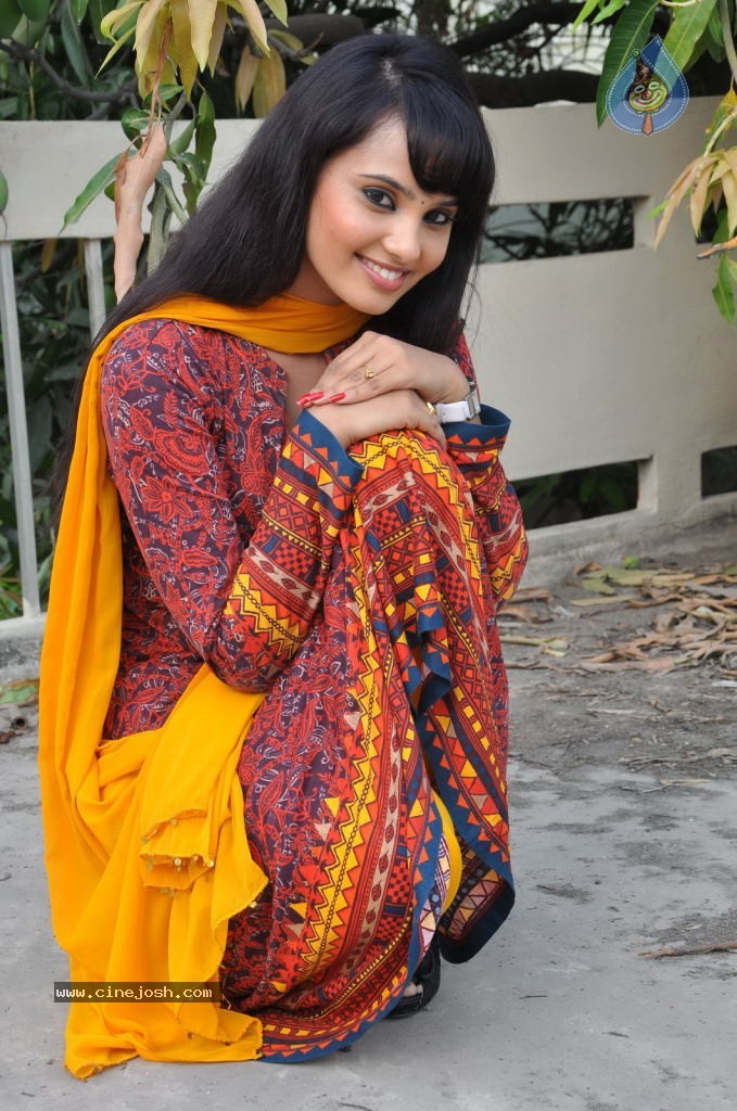 Aarushi Latest Stills - 10 / 89 photos