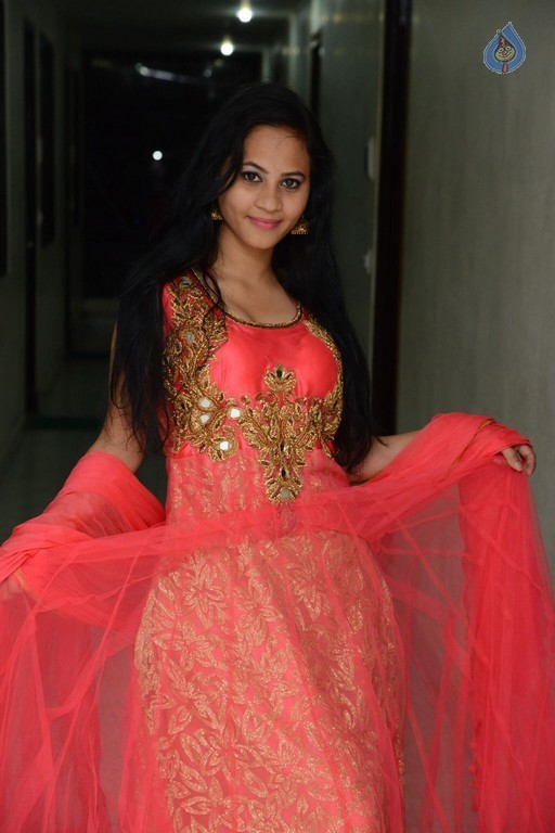 Aasha Rakul Hot Photos - 41 / 42 photos