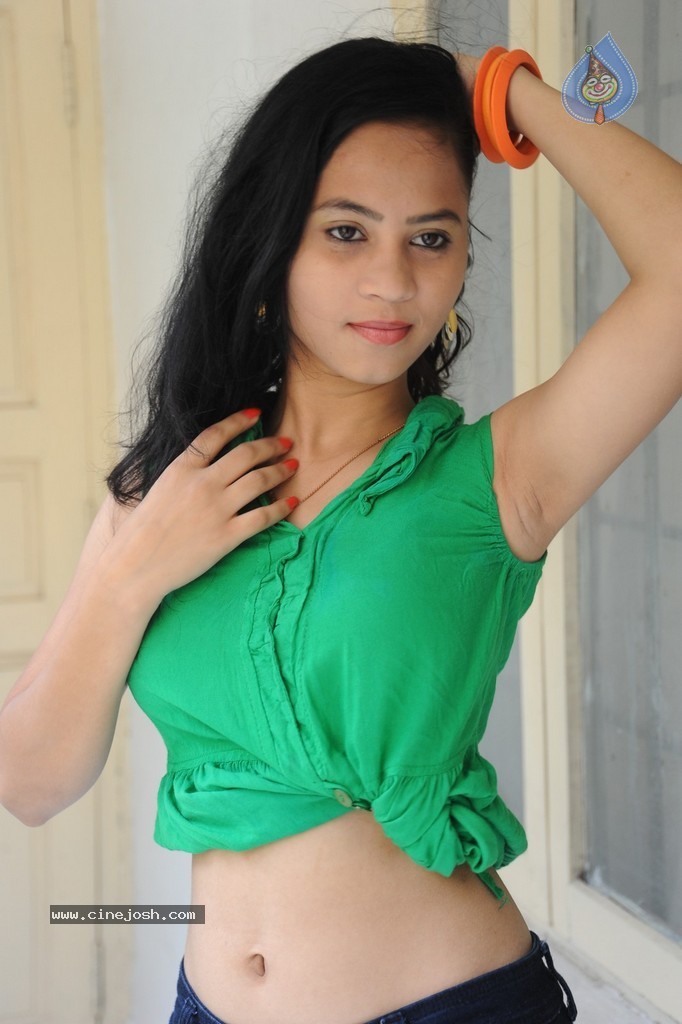 Aasha Hot Stills - 47 / 62 photos