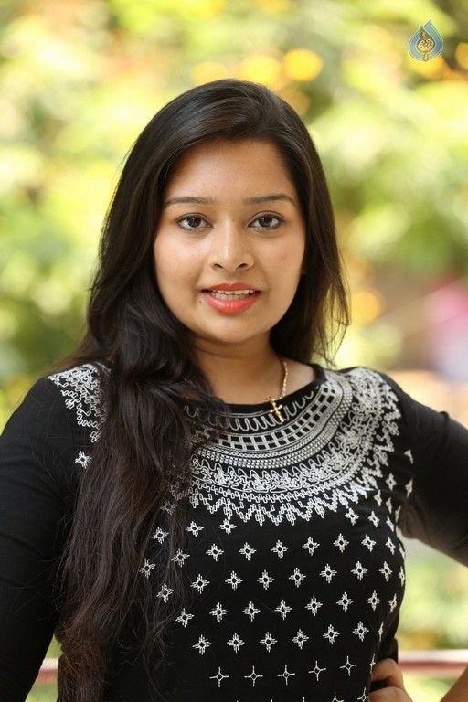 Abhinaya New Gallery - 13 / 27 photos