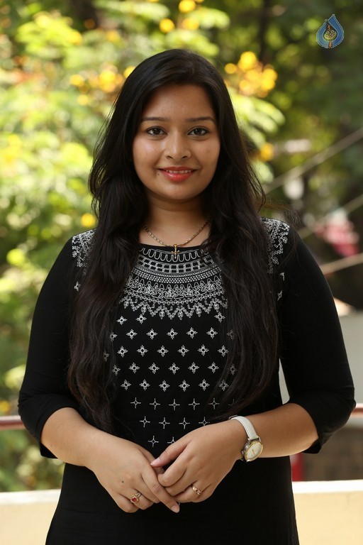 Abhinaya New Gallery - 23 / 27 photos