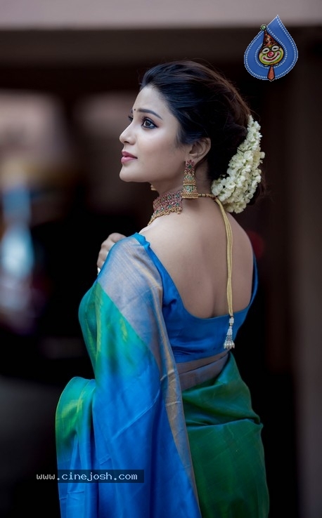 Actress Aathmika Stills - 6 / 8 photos