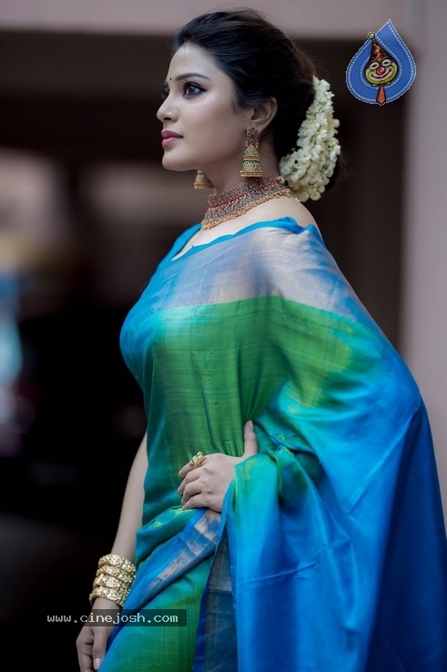 Actress Aathmika Stills - 7 / 8 photos