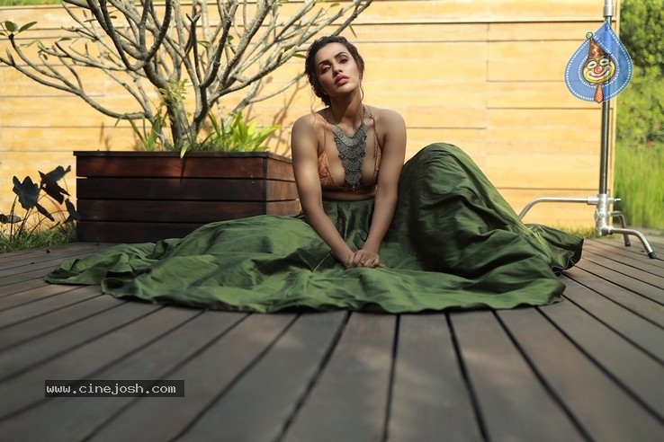 Actress Akshara Gowda Stills - 2 / 5 photos