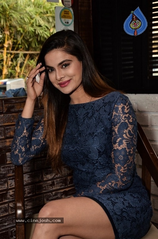 Actress Anitha Raghav Latest Photoshoot - 24 / 27 photos