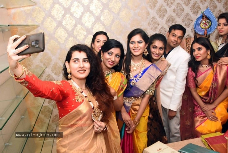 Actress Archana  at PreLaunch Curtain Raiser of Sri Krishna Silks - 6 / 12 photos