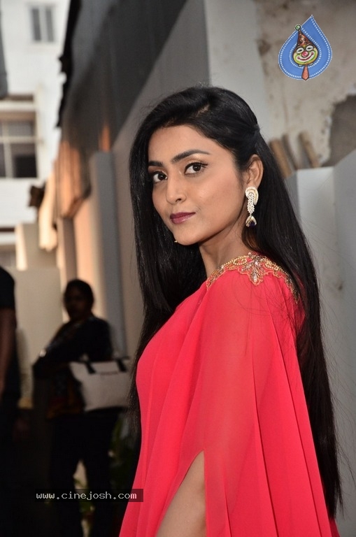 Actress Avantika Mishra Latest Stills - 9 / 21 photos