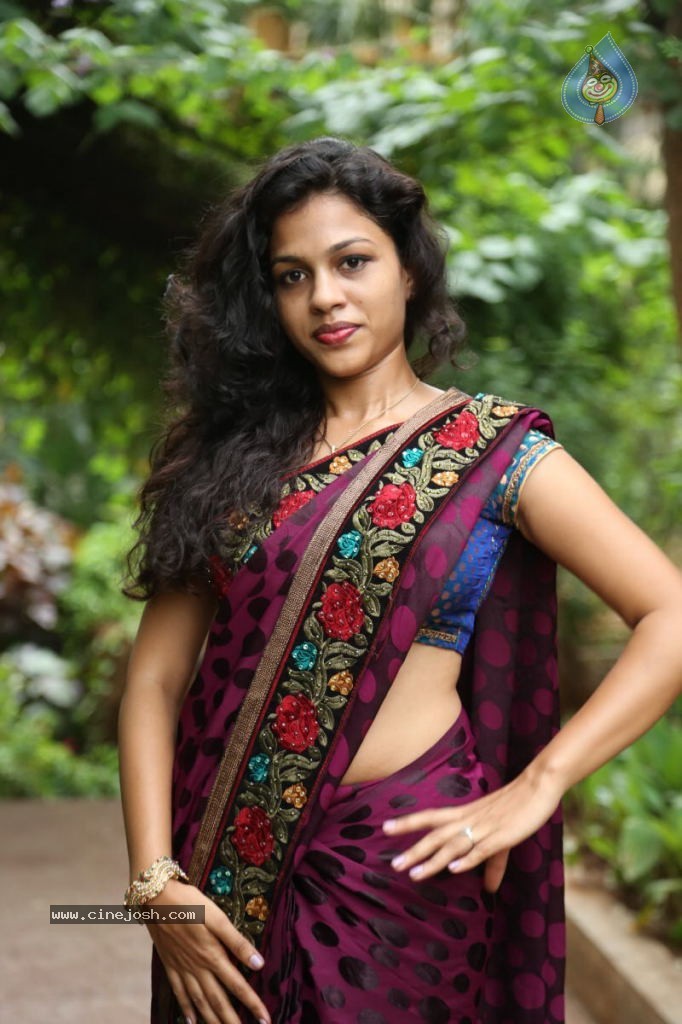 Actress Chaitra Hot Stills - 22 / 152 photos