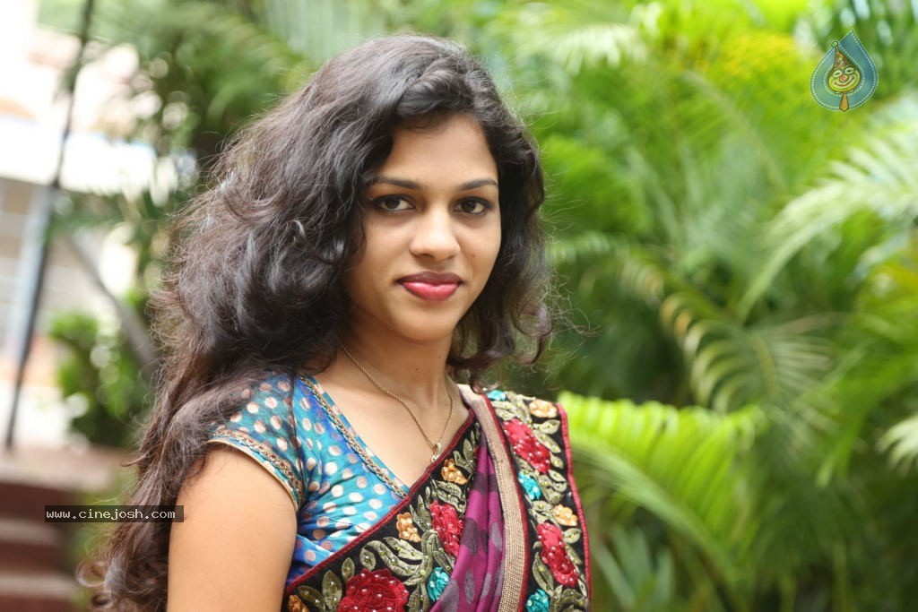 Actress Chaitra Hot Stills - 27 / 152 photos