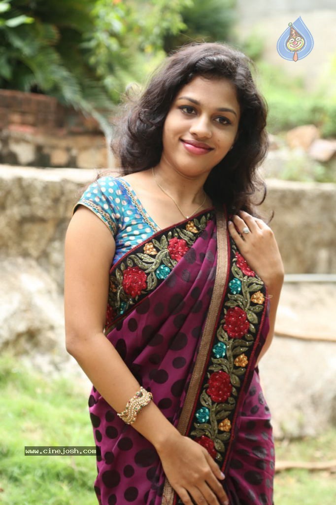 Actress Chaitra Hot Stills - 36 / 152 photos