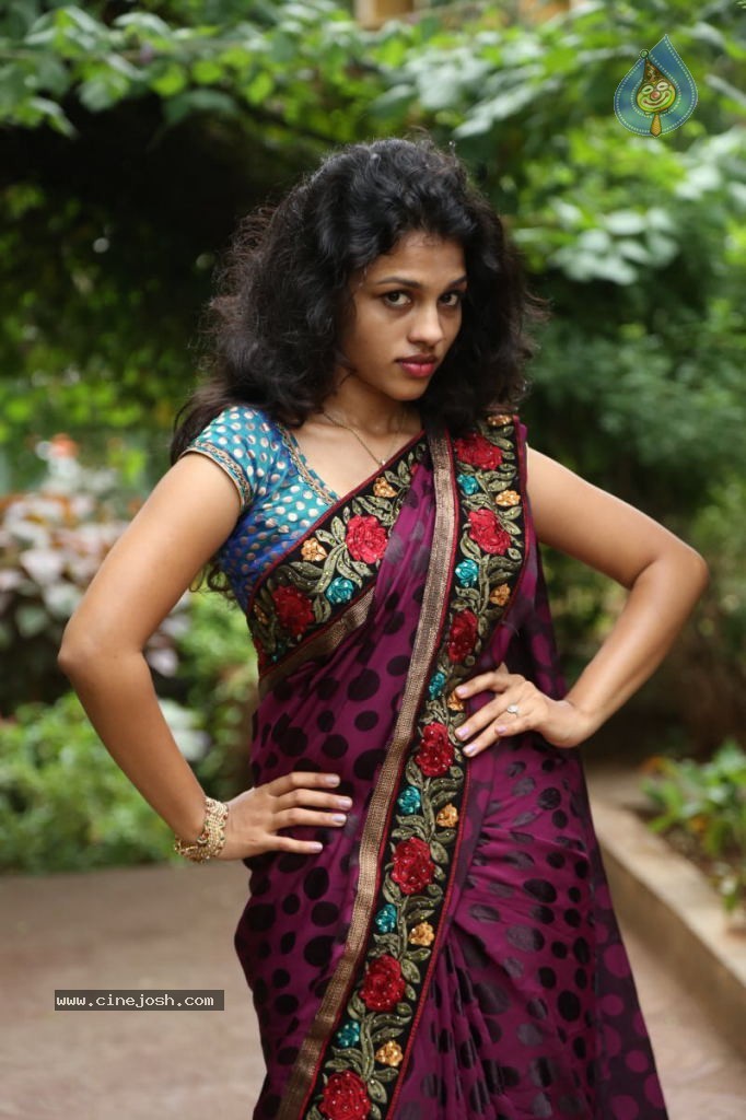 Actress Chaitra Hot Stills - 47 / 152 photos